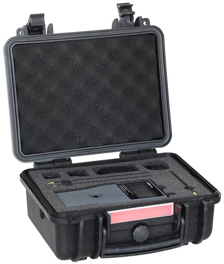 Детектор поставляется в специальном противоударном кейсе