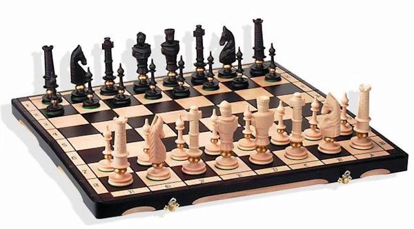 Набор деревянных шахмат Роял Люкс 