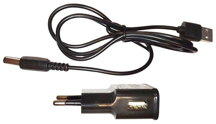 Сетевой адаптер компактен и без труда подключится даже к труднодоступной розетке