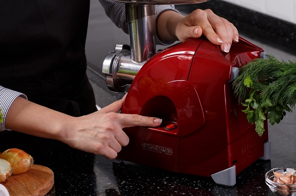 Электрическая мясорубка Аксион М 41.00 (бордовая)