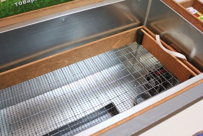 Вместительности инкубатора хватит для любого домашнего хозяйства и даже некоторых фермерских