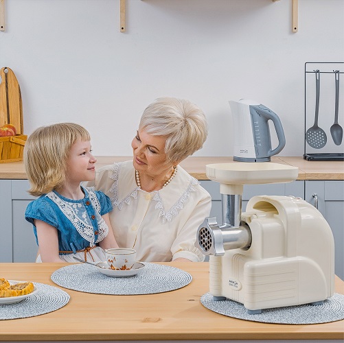 Электрическая мясорубка Аксион М63.02 в стиле ретро