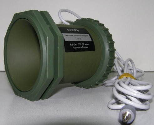 Внешний звуковой модуль Егерь 2 выполнен в зеленом цвете, поэтому хорошо маскируется в траве
